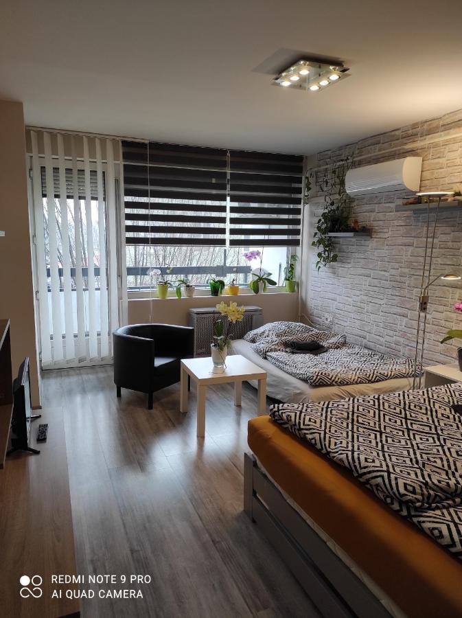 Baross Apartman Kaposvár Eksteriør bilde